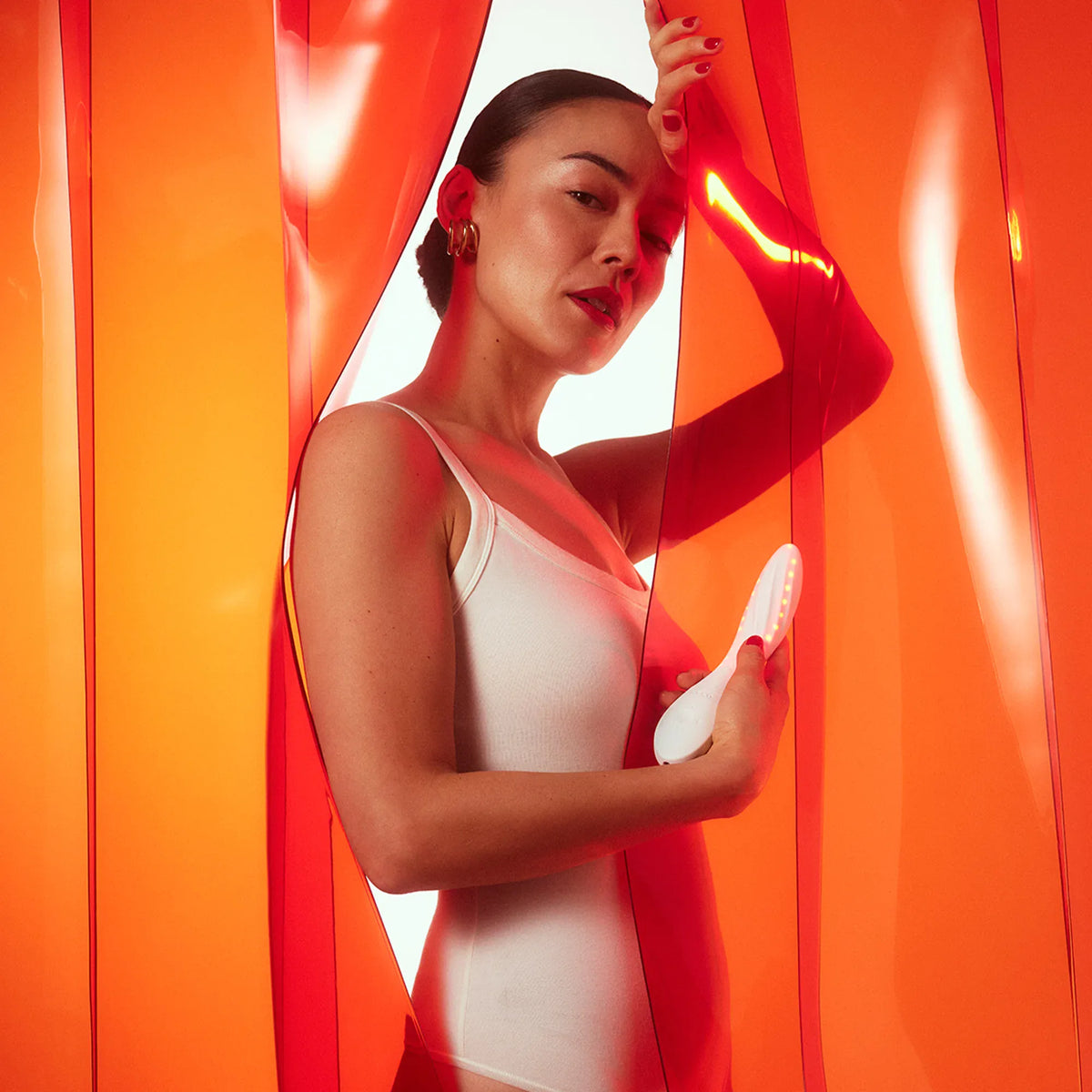 LELO MONA™ Spectra – Red Light intimate wellness massager